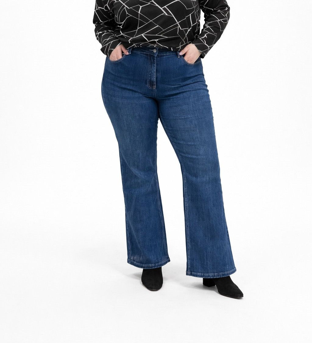 JEANS DE MEZCLILLA ACAMPANADO