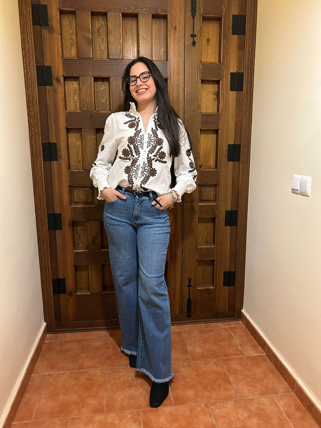 CAMISA BLANCA BORDADA