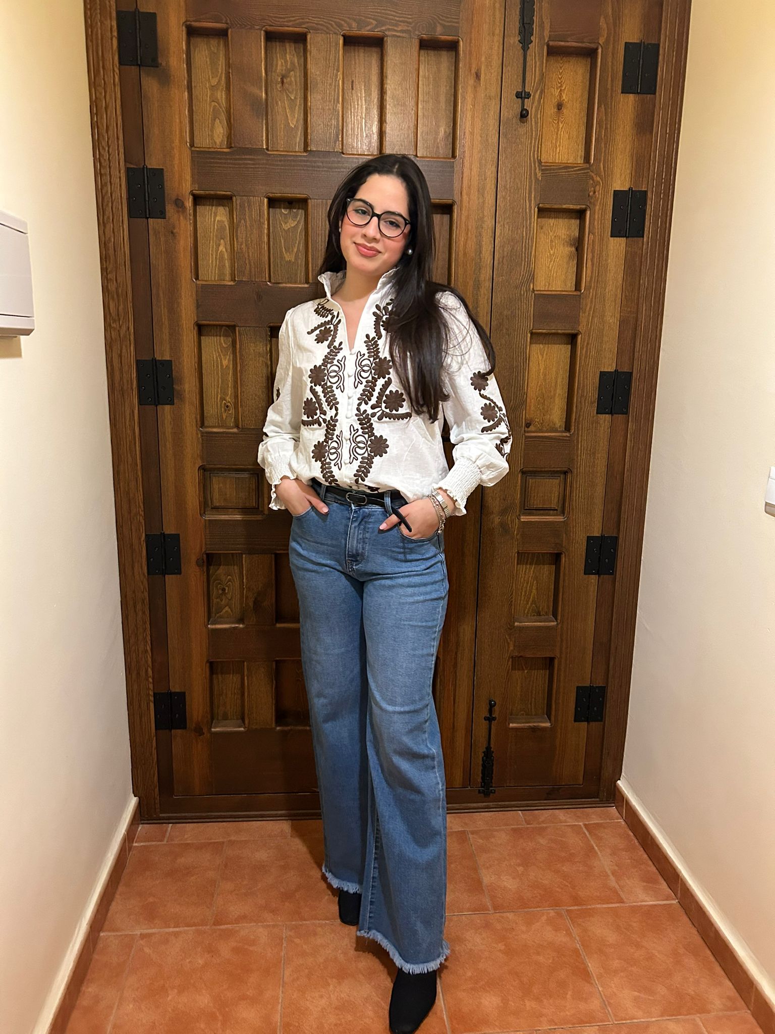 CAMISA BLANCA BORDADA