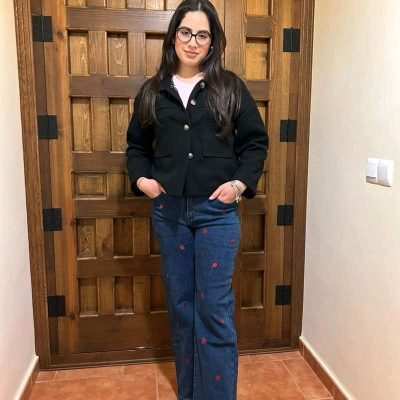 JEANS BORDADOS FRESAS