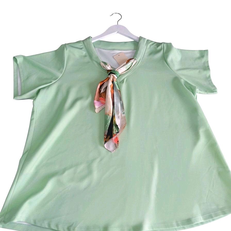 BLUSA CON PAÑUELO CURVY